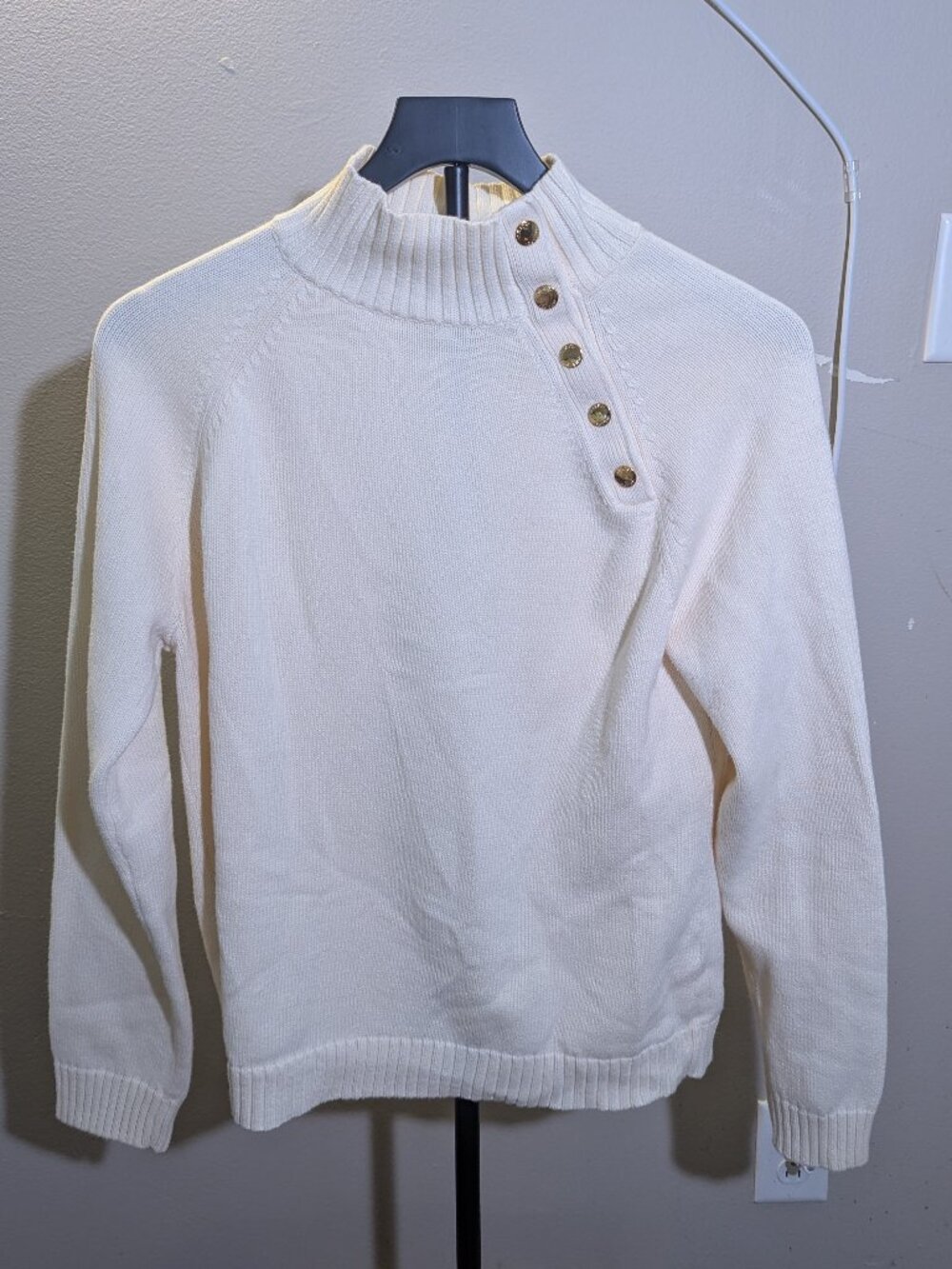 Chaps 100% Cotton White Sweater w/ Gold Snap Button Collar Detail